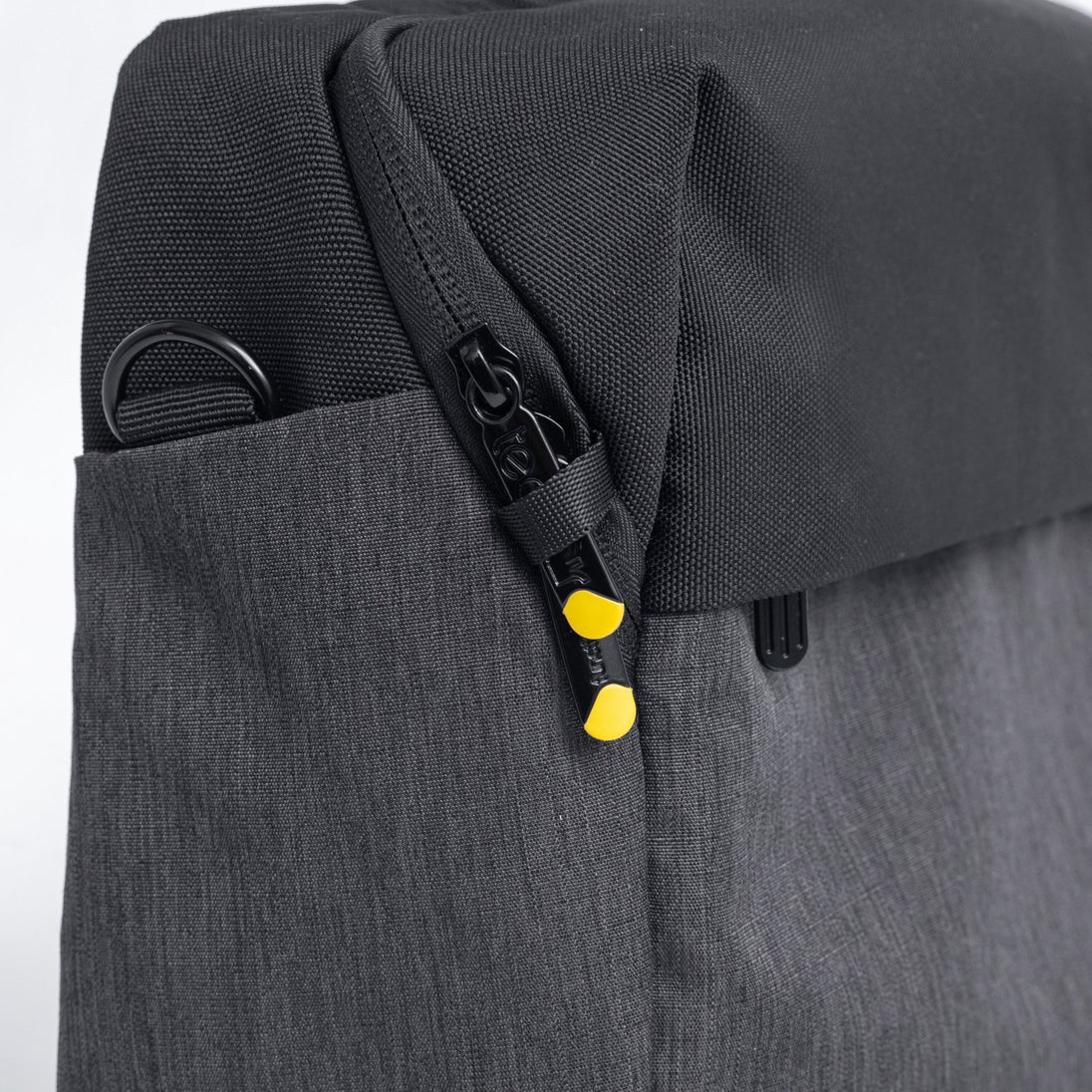 Techair Commuter Pro TACMM002 | Laptop messenger bag | 14–15.6 inch | Black