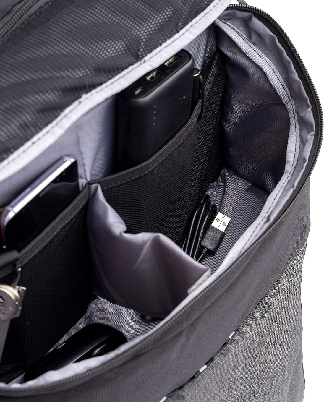 TECHAIR 14-15.6" Commuter Backpack | 900D polyester | Black